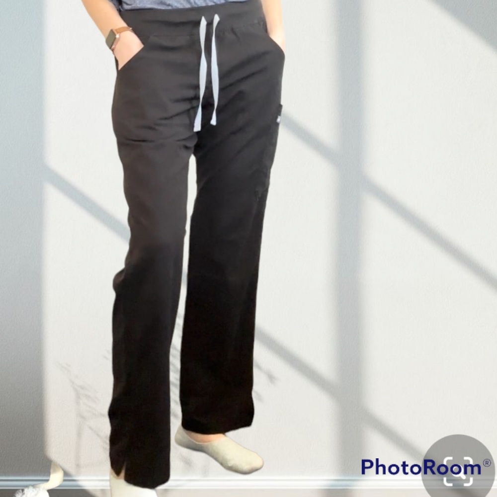 Figs Kade Cargo Scrub Pants Black women’s M - Picture 3 of 16